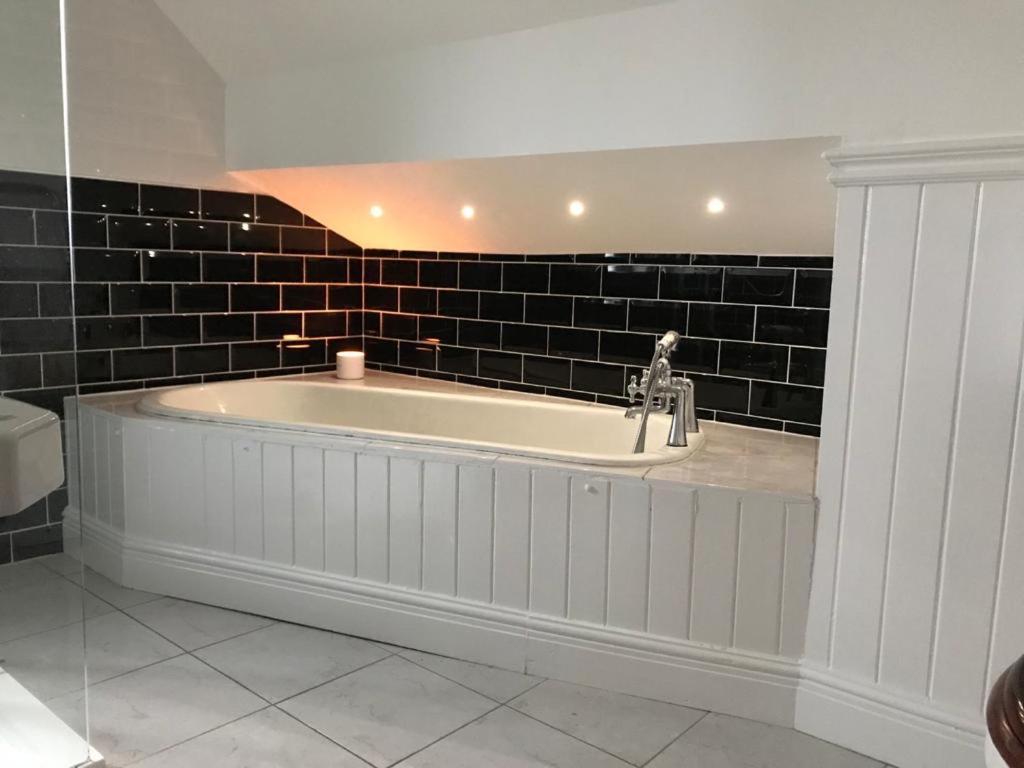 Wyndcliffe Villa Grange-over-Sands Ngoại thất bức ảnh